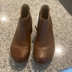 Brand new, never worn Dansko Becka brown clogs size 38
